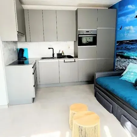 Cozy Near The Sea In Apartamento