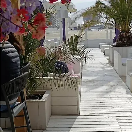 Cozy Near The Sea In Apartamento